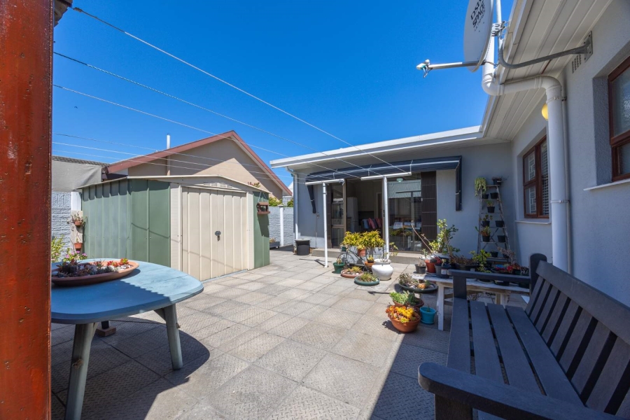 6 Bedroom Property for Sale in Goodwood Estate Western Cape